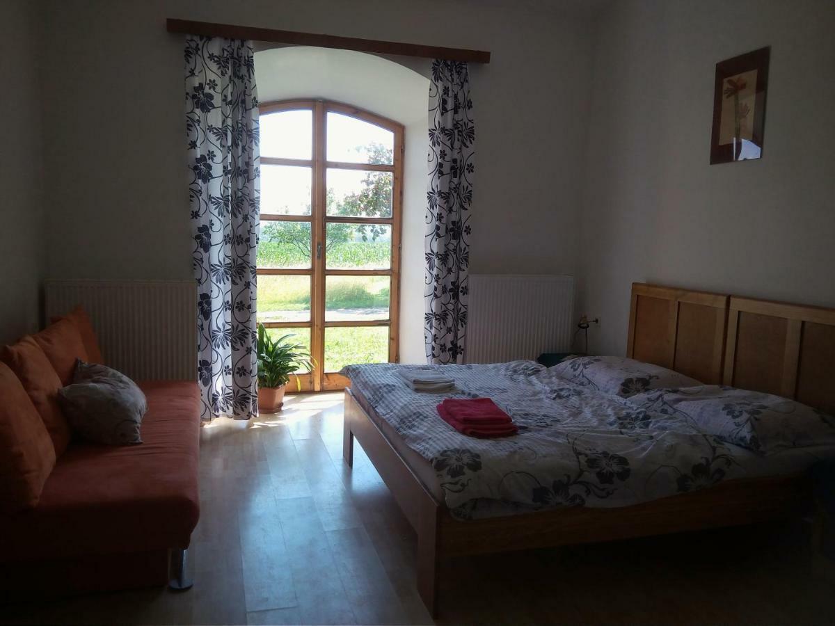 Dvur V Borovne Apartman Borovná Kültér fotó